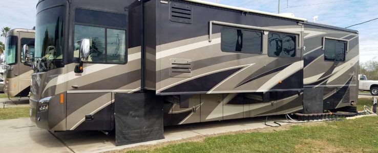 2008 Winnebago Tour 40TD