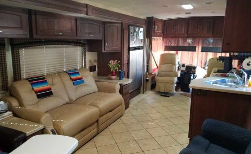 2008 Winnebago Tour 40TD