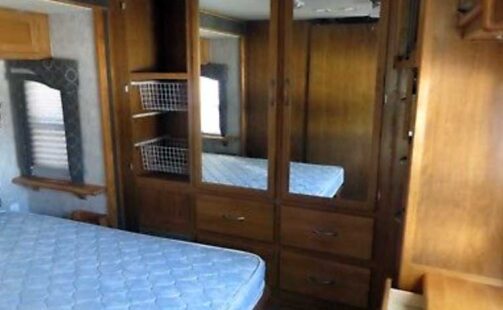 2004 Fleetwood Pace Arrow 37C