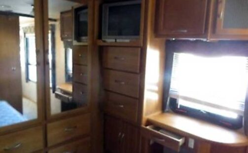 2004 Fleetwood Pace Arrow 37C