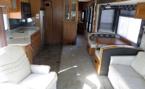 2004 Fleetwood Pace Arrow 37C