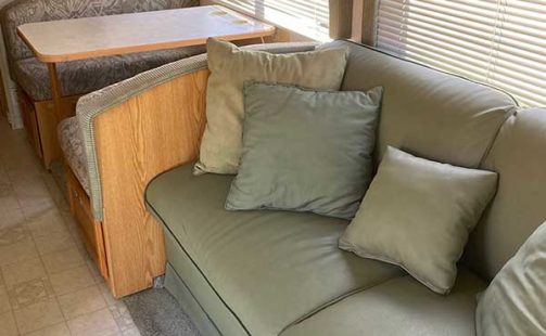 2004 Winnebago Sightseer 33L