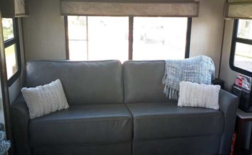 2020 Palomino Columbus 329DVC