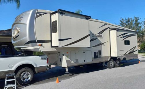 2020 Palomino Columbus 329DVC